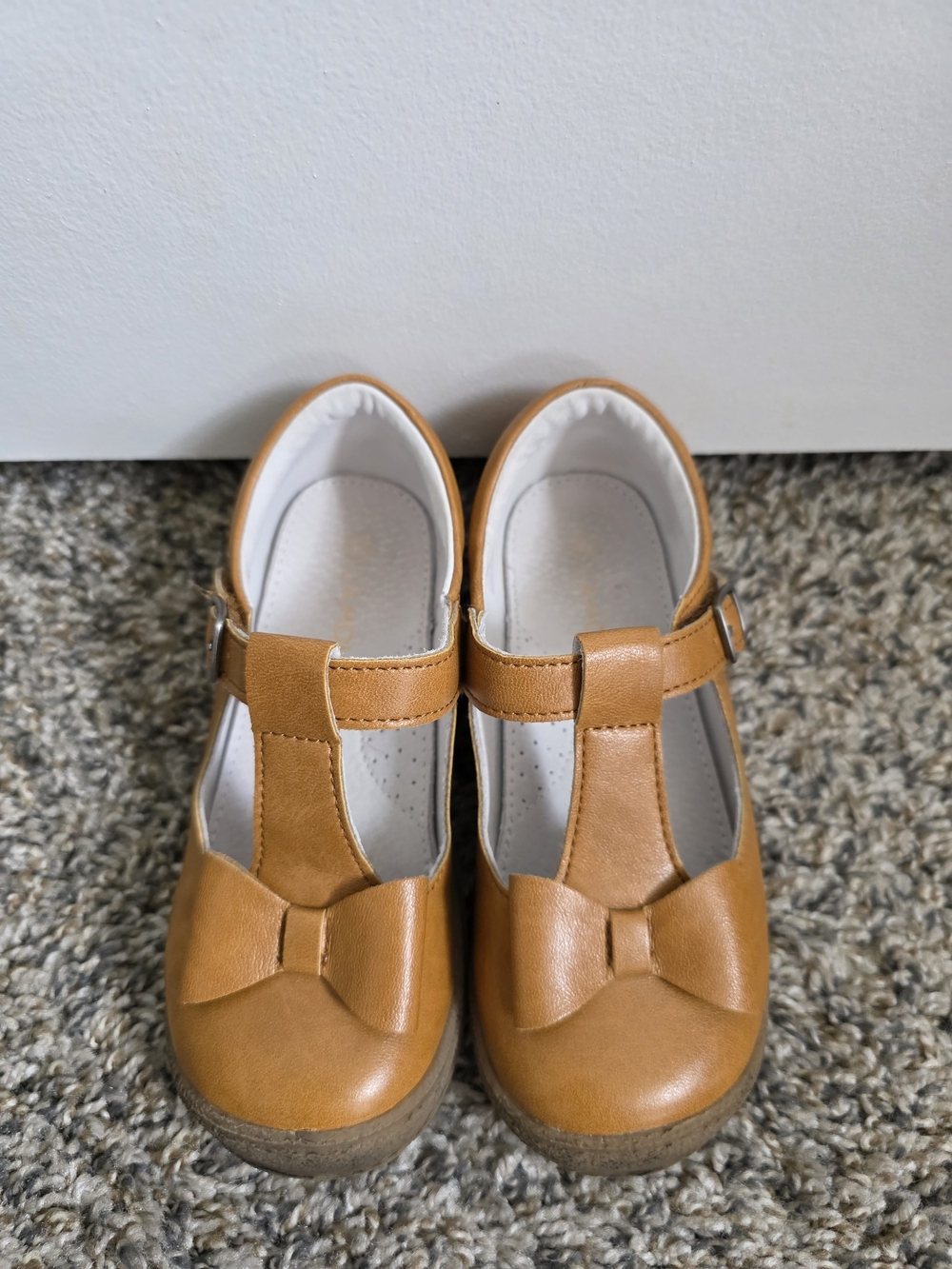 L'Amour Kids T-Strap Bow Mary Jane Shoes in Tan, Size 12